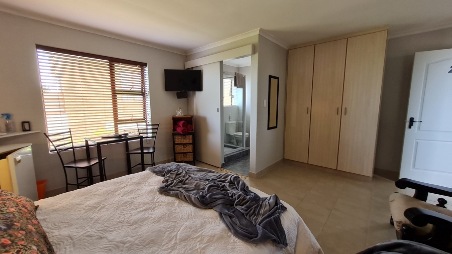 10 Bedroom Property for Sale in Dana Bay Western Cape